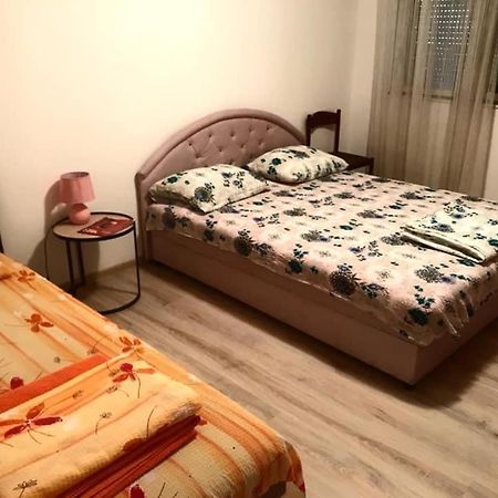 Apartment Nina บาร์ ภายนอก รูปภาพ